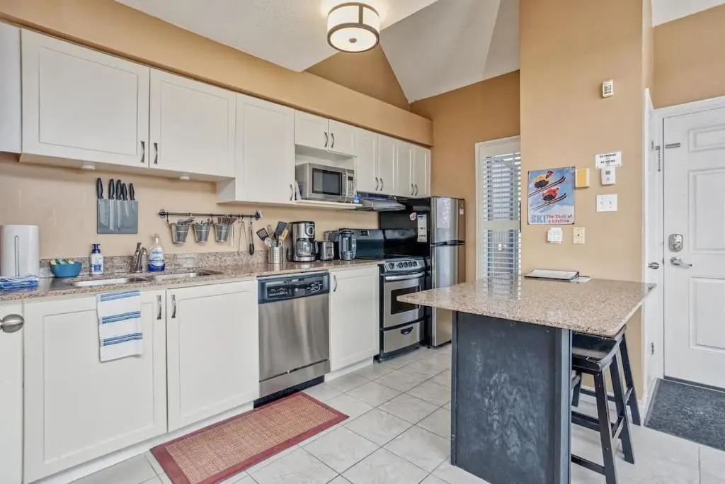 Mountainside 2 bed 2 bath with laundry 79249