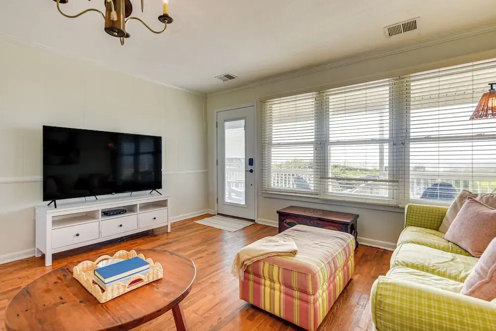 Home on Ocean Isle Beach w/ Catwalk & Deck