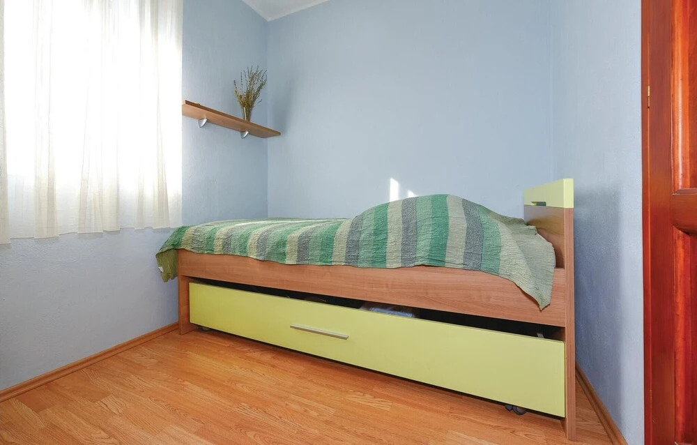 Three-Bedroom Holiday Home In Sibenik