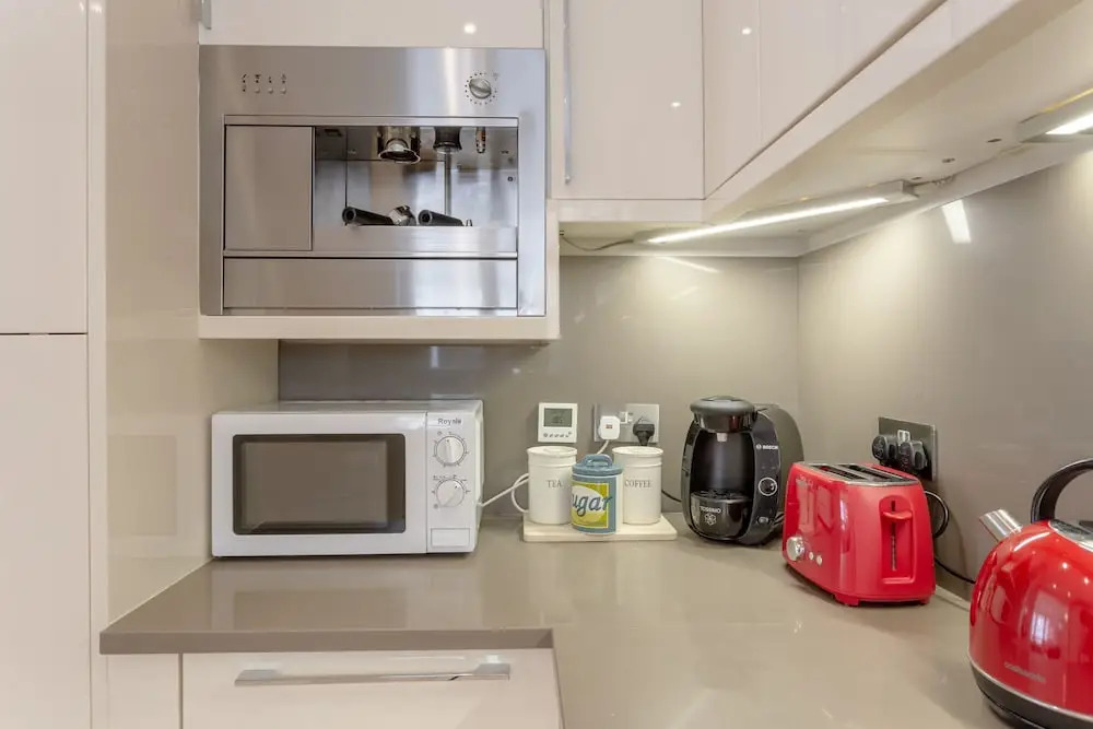 Bright 1 Bedroom Flat in Battersea