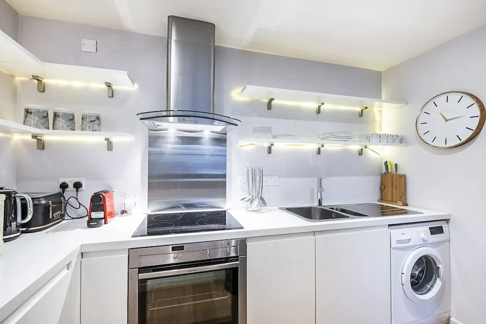 Bridgwalk Apartment by Flexystays