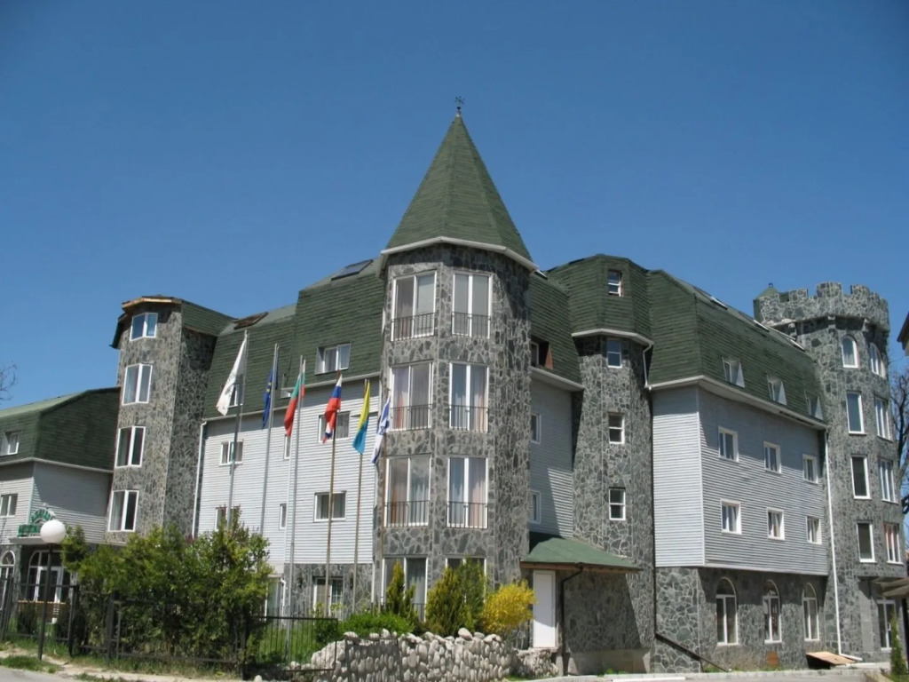 Chateau Hotel