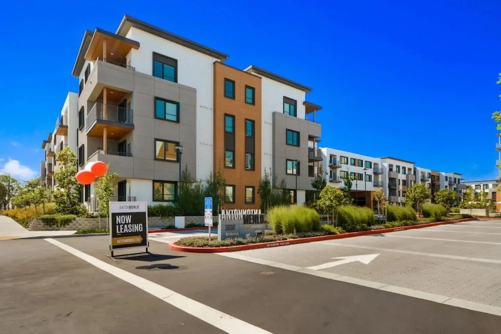 Bluebird Suites near Facebook HQ