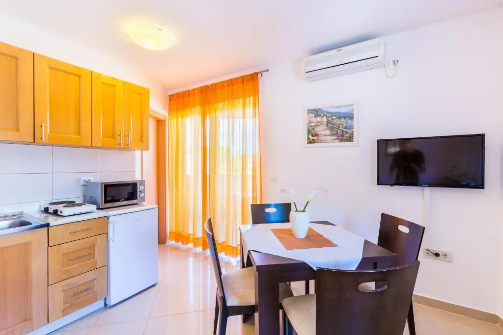 Apartments Tomo