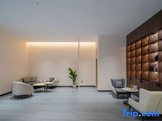 Shine Hotel