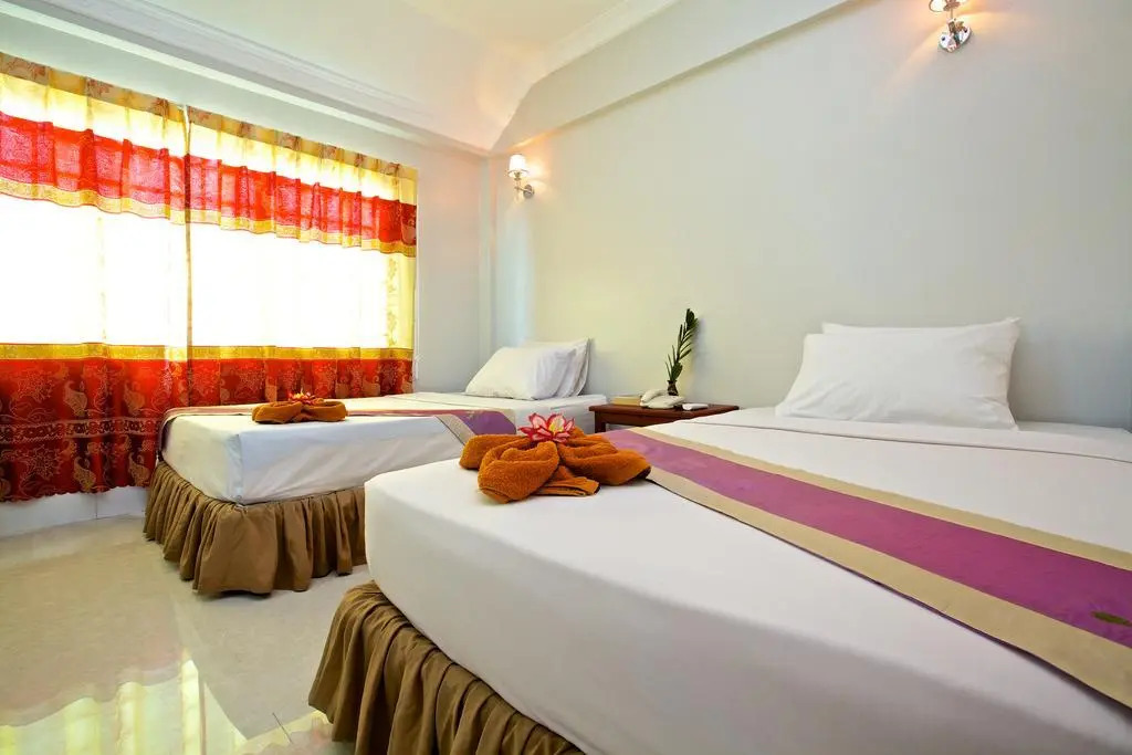Damnak Riverside Villa
