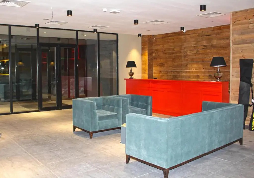 GUDAURI-SUITE-222