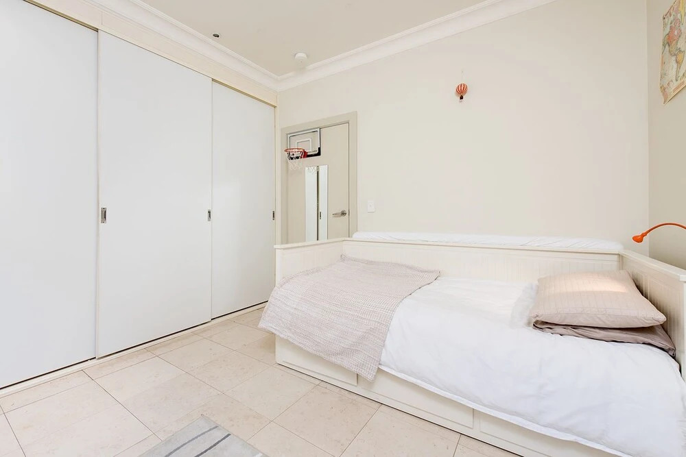 Stylish 2 Bdr Overlooking Parsley Bay H379