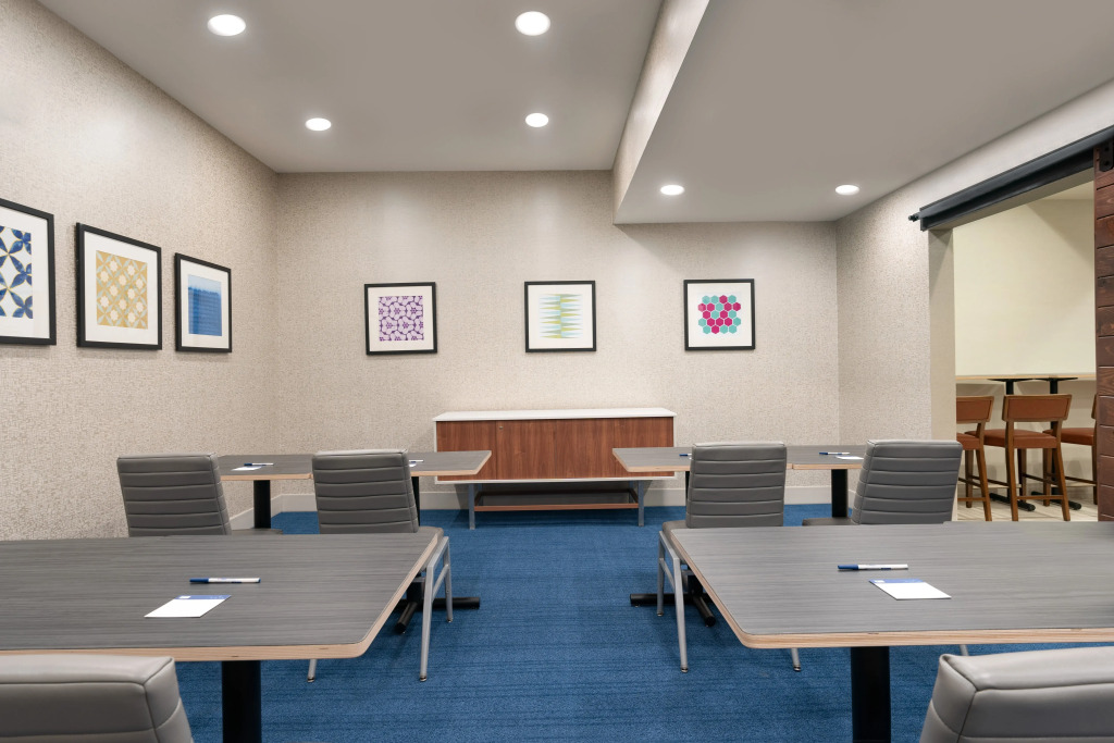 Holiday Inn Express - Jamaica - JFK AirTrain - NYC by IHG