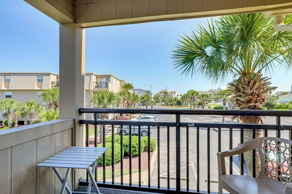 Private Beach & Pool Access: Murrells Inlet Condo!