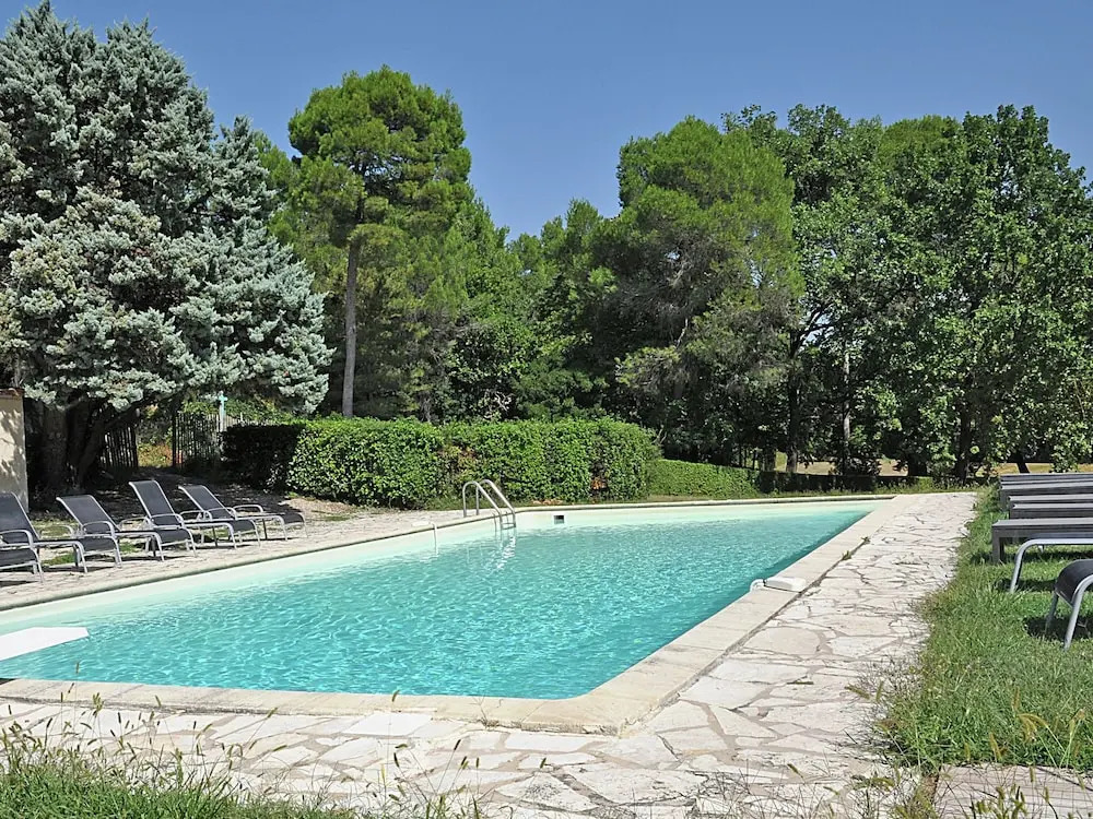 Apartment in an Original Castle With Garden in Jonquières
