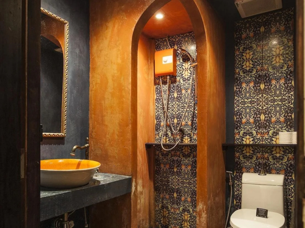 Loy La Long Hotel (SHA Extra Plus)