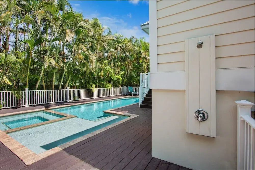 Fanta Sea 4 Bedroom Home by RedAwning