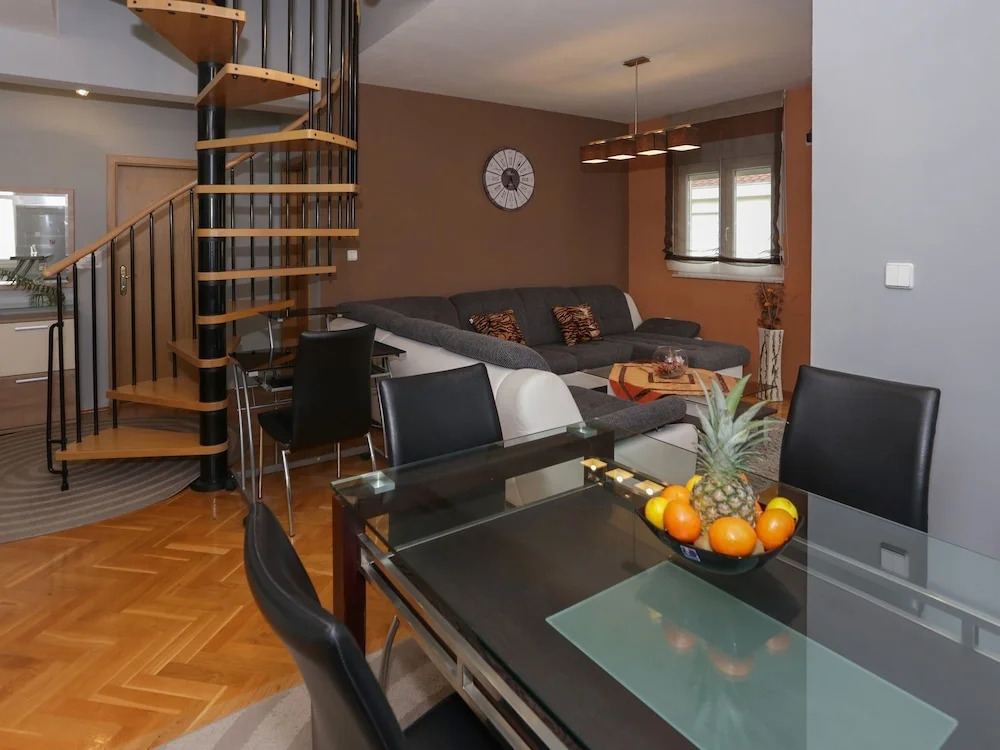 Modern Apartment in Kaštel Lukšic With Sea Nearby