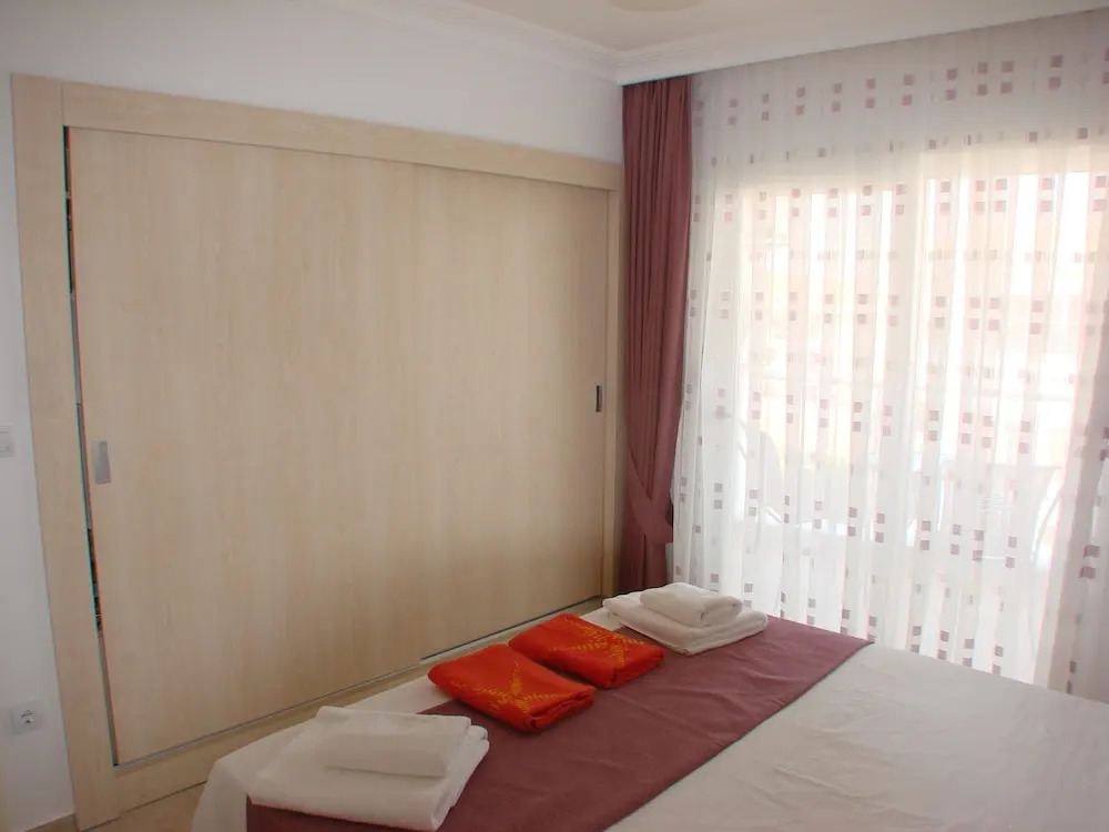 Beautiful Apartment at Four Seasons, Ilica, Side - 2 Bedrooms, 3 Balconies