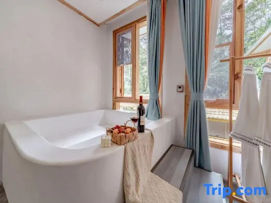 Yunli Shanju Private Tang Homestay