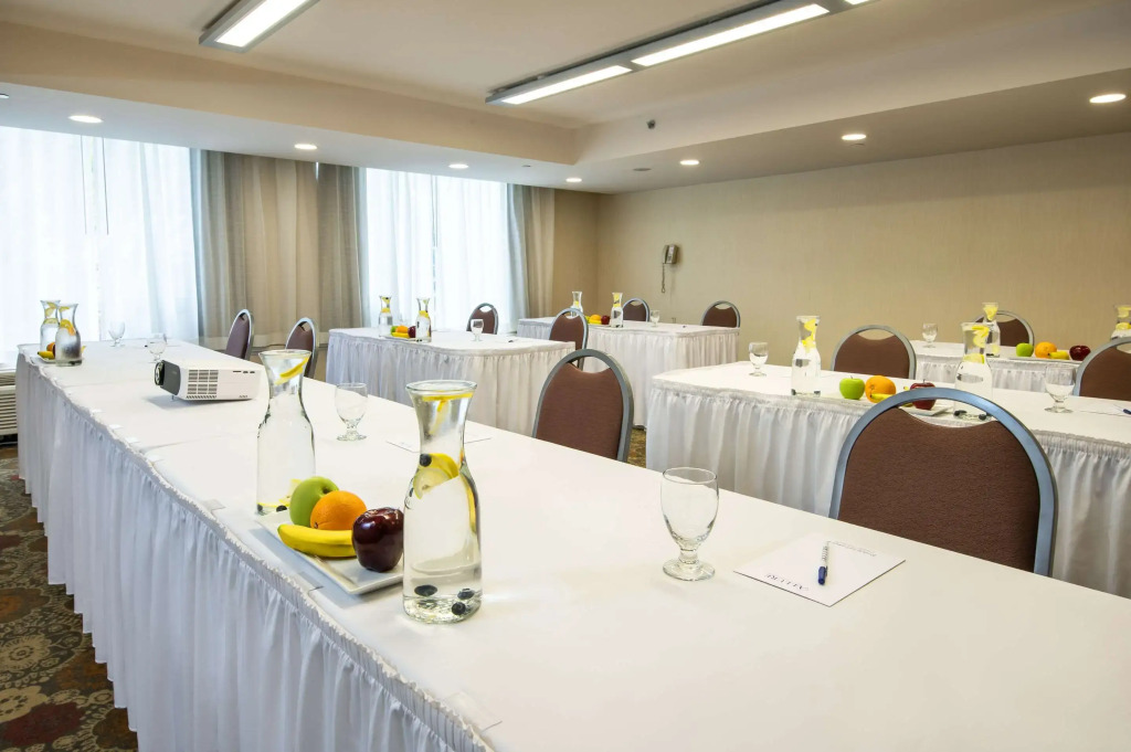 Allure Hotel & Conference Center