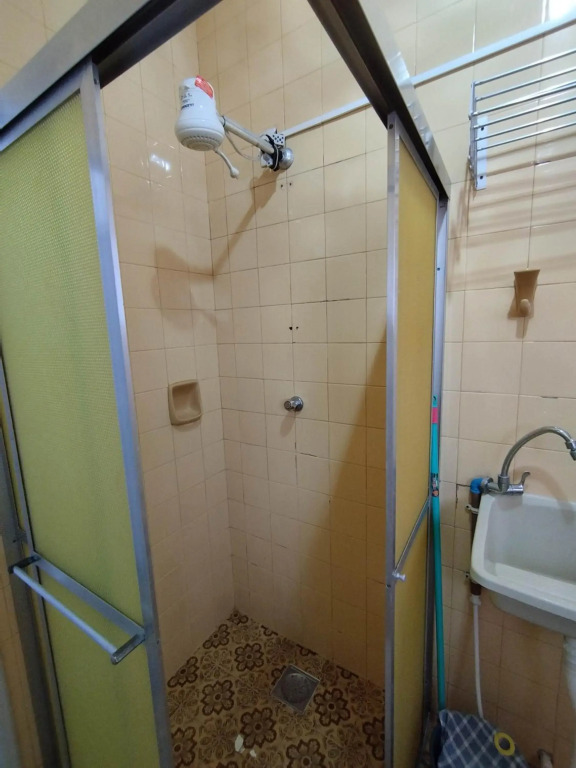 Apto 9 Ar Cond Fogão Geladeira TV etc Não divide com ninguém Centro Praia da Costa