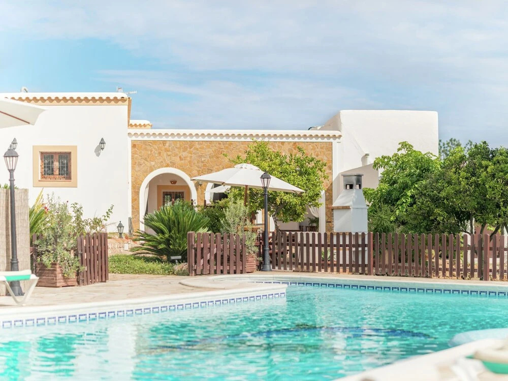 Authentic Finca with Swimming Pool & Hot Tub near Beach