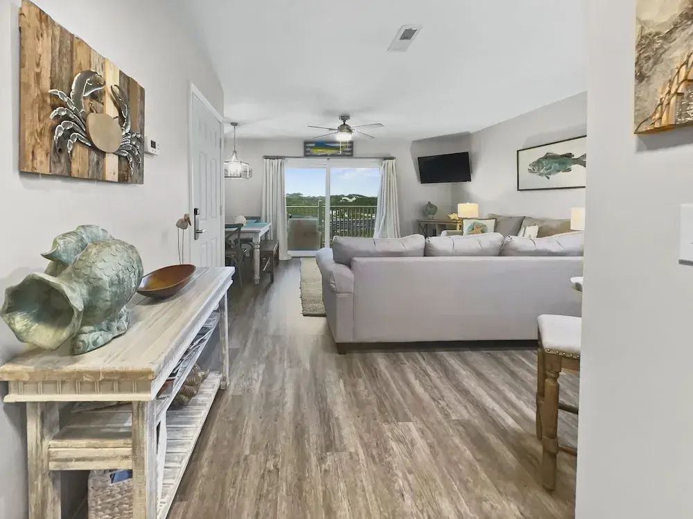 Happy Oasis 2 Bedroom Condo by RedAwning