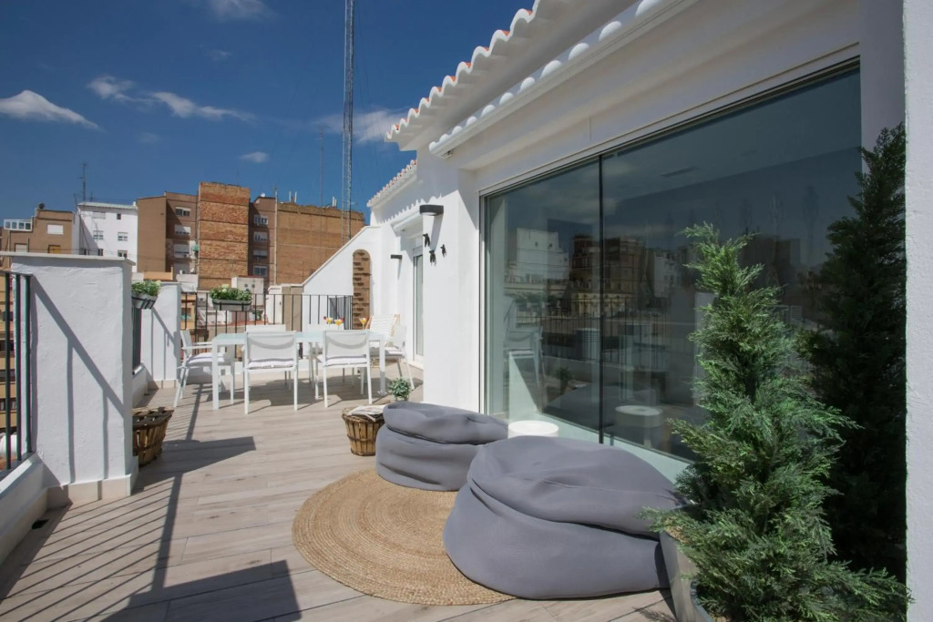SingularStays Mercado Central