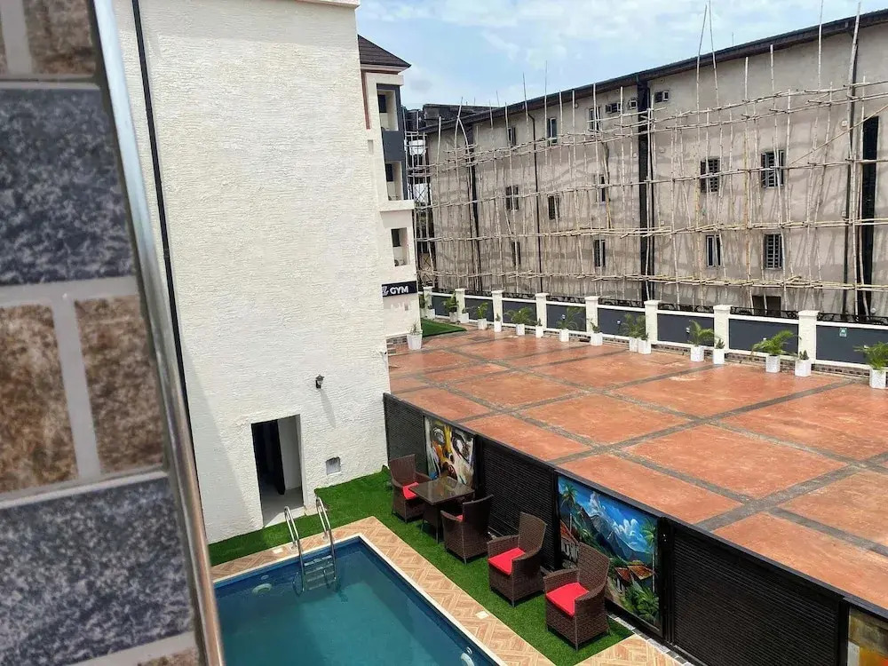 Zustel Hotel