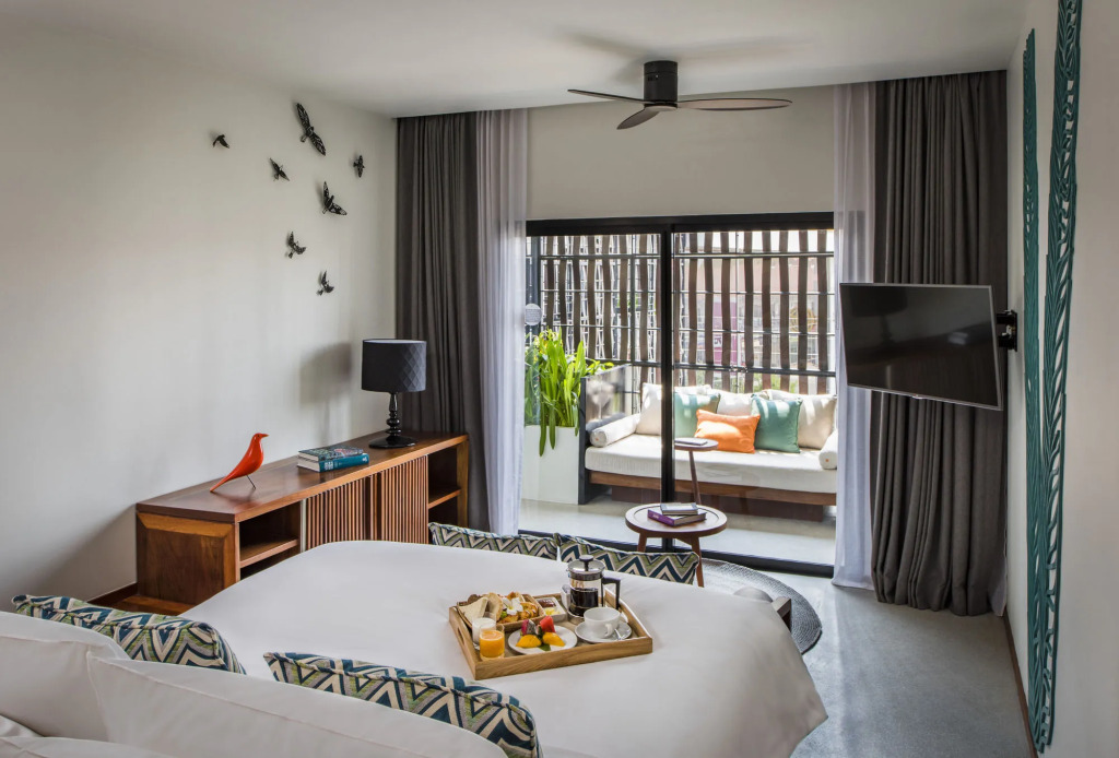 The Aviary Hotel