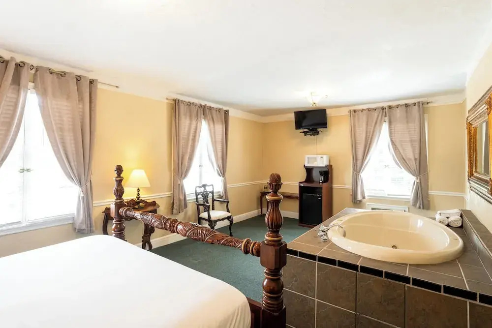 Lake Lure Inn and Spa
