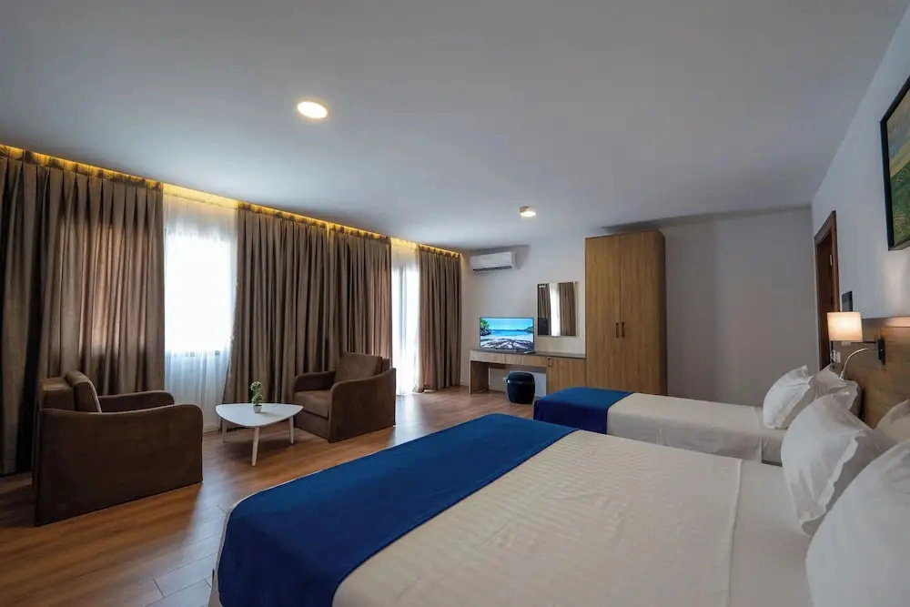 Acros Resort