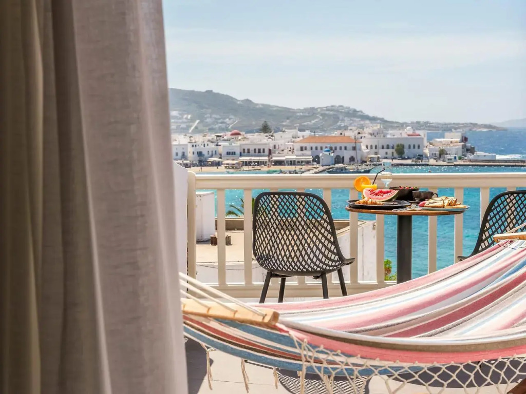 Yalos Hotel Sunset view Mykonos town private rooms