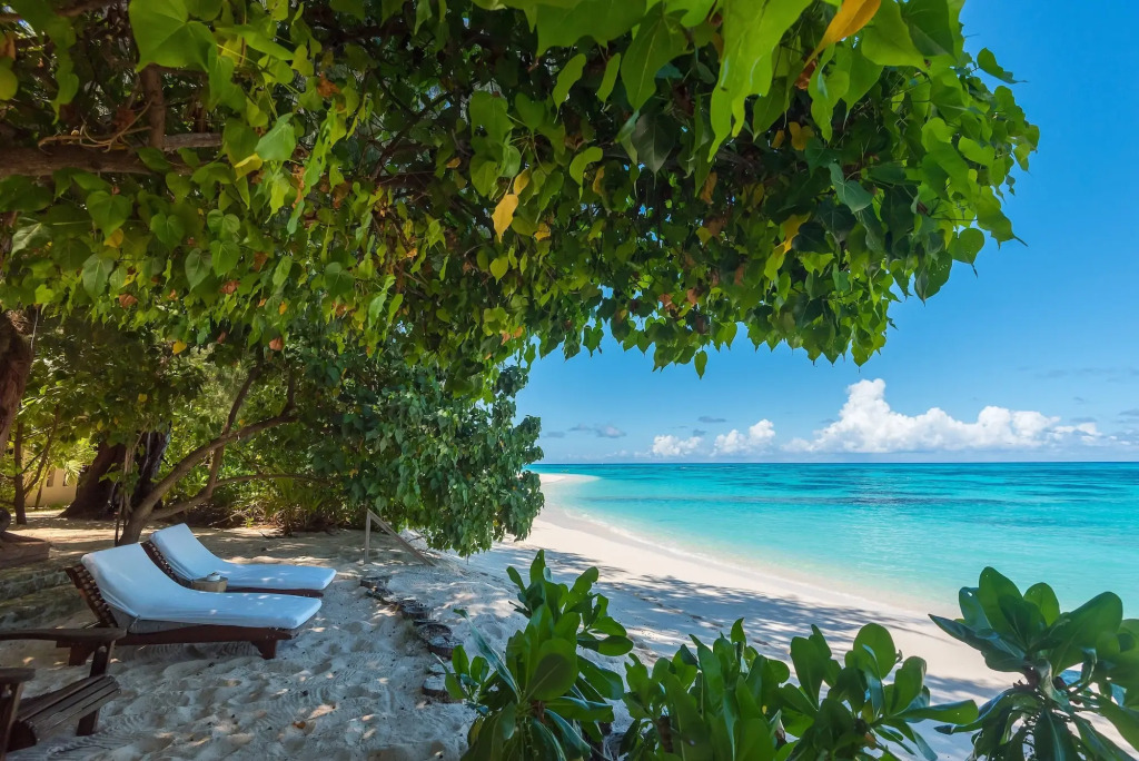 Denis Private Island