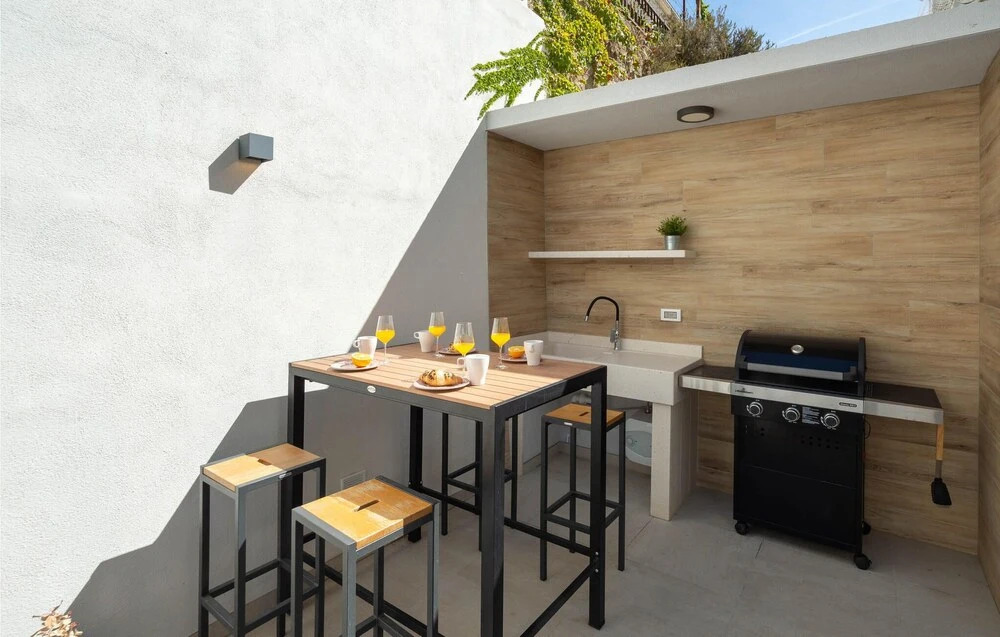 Amazing Home in Podstrana With Outdoor Swimming Pool, Wifi and 5 Bedrooms