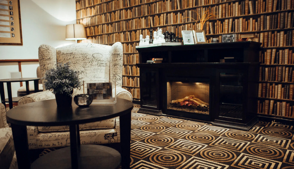 Holiday Inn Warwick Farm by IHG