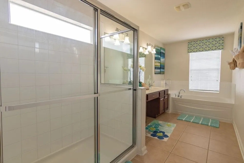 Tropical With Pool/spa And Games Room! New! 6 Bedroom Villa