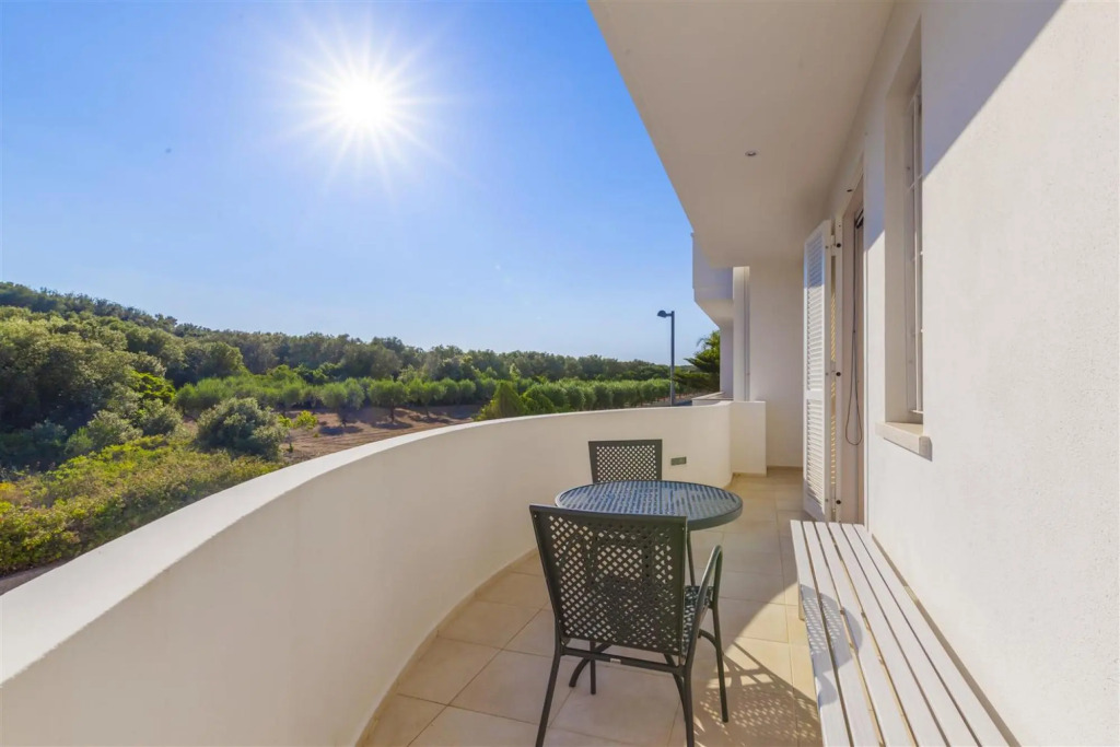 Holiday home with sea-view terrace in Castro-Bellaria PP