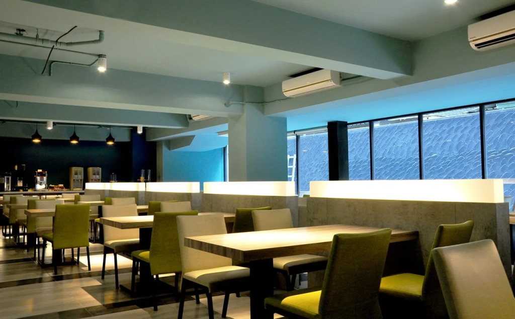 KUN Tour Hotel Feng Chai