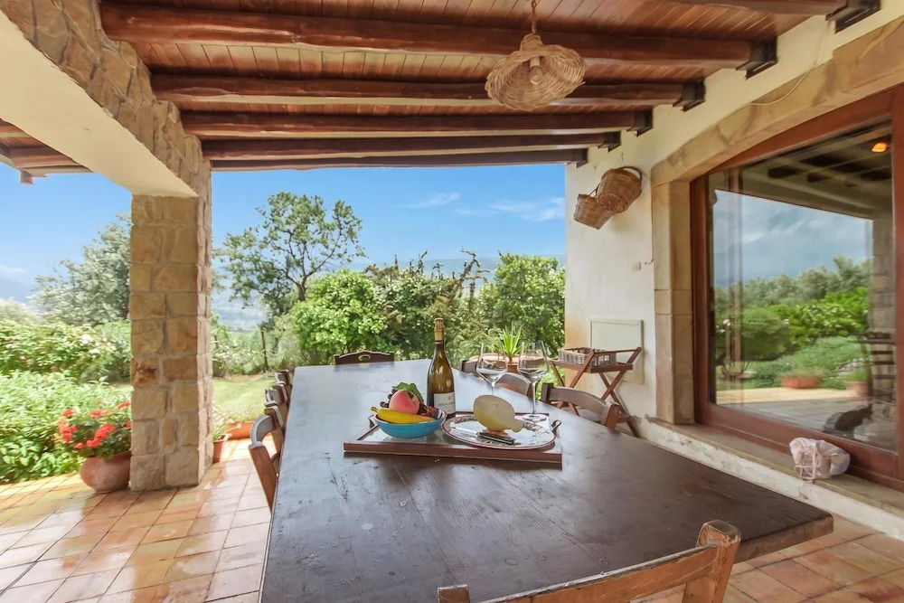 Villa Olmo With Private Pool - Happy Rentals