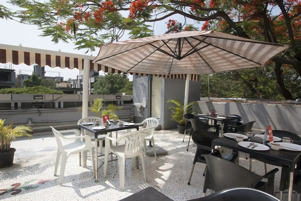 OYO 6429 Hotel Pearl