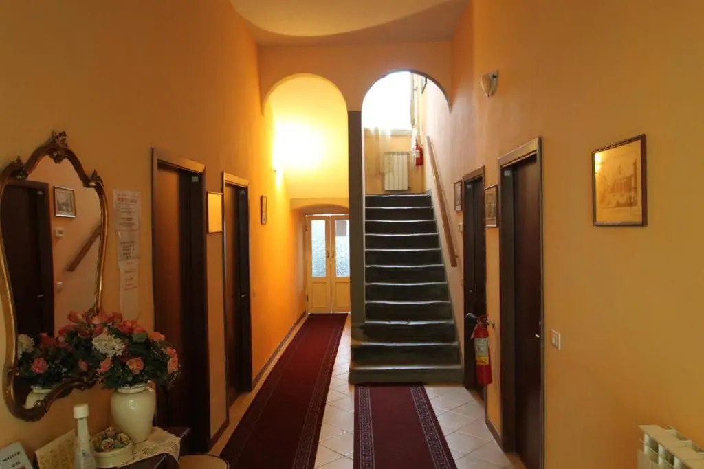 Scuole Bed and Car