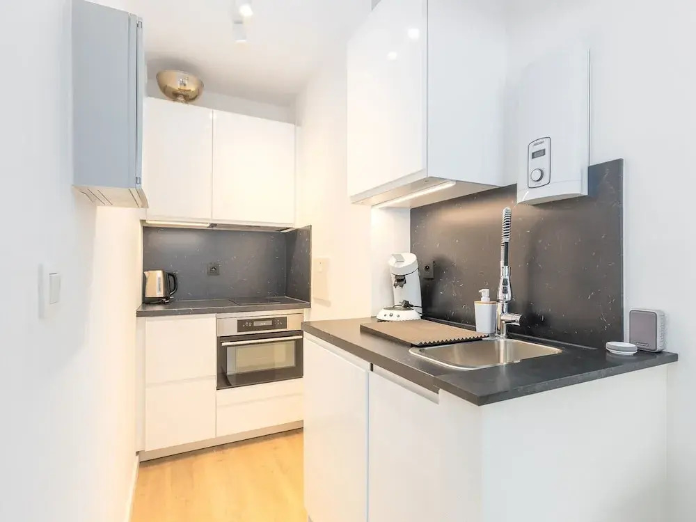 Spacious Studio Near Seafront