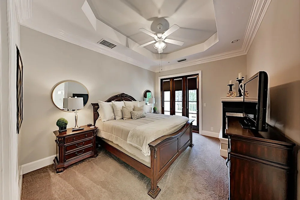 New Listing! Hip Le Jardin Gem W/ Pool & Hot Tub 3 Bedroom Townhouse