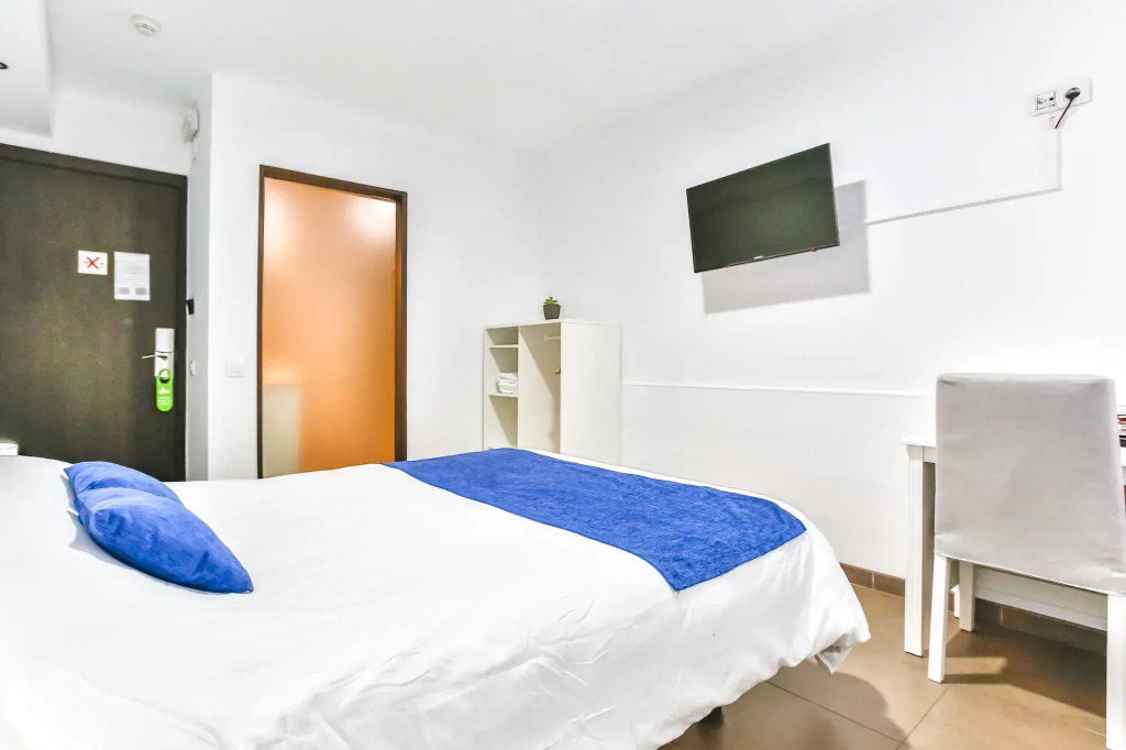 Laramond Barcelona Rooms