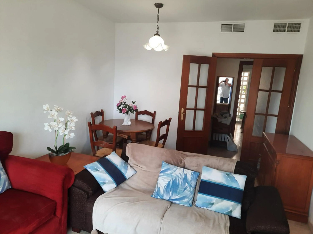 Central 2-Bed Apartment in Estepona Port