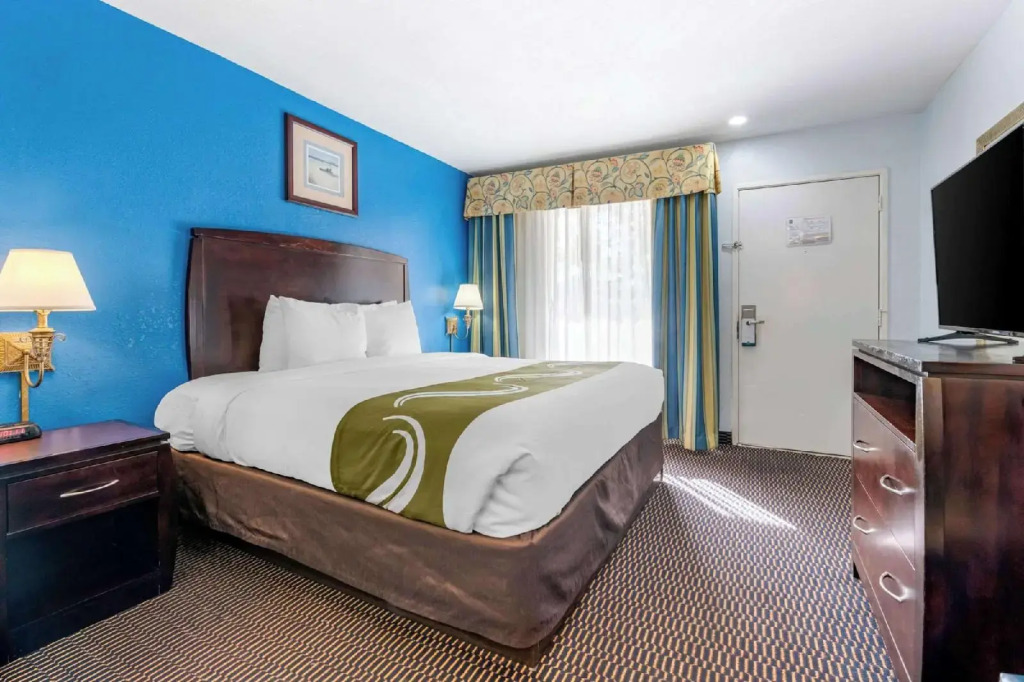 Quality Inn Sarasota North Near Lido Key Beach