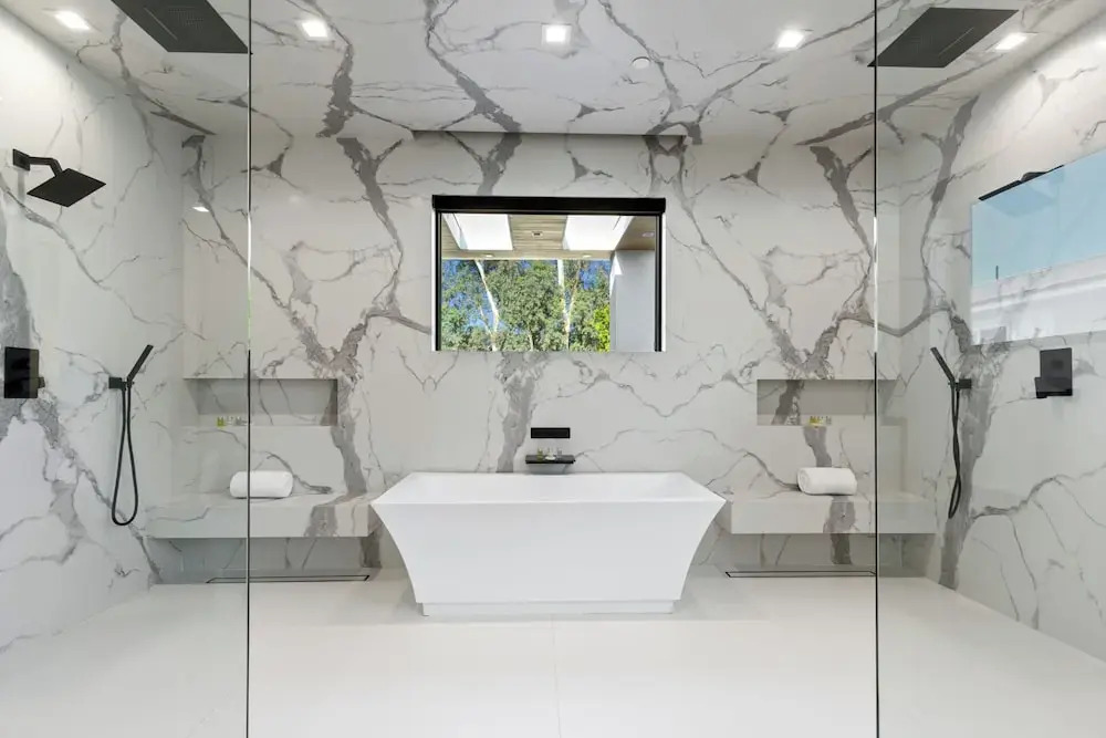 Melvin - Modern Contemporary Estate w/ Backyard + Pool & Spa