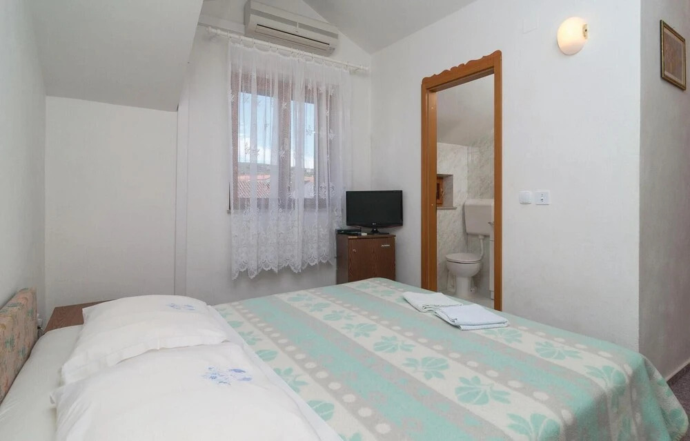 Nice Apartment in Supetar With 3 Bedrooms, Wifi and Outdoor Swimming Pool
