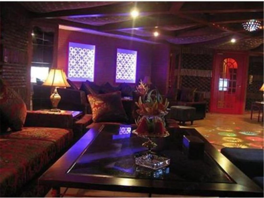 Mascot Hotel