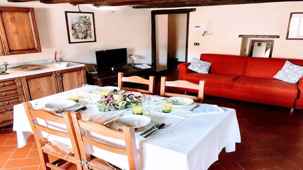 Spoleto Contessa Media, Central Spoleto, Sleeps 4