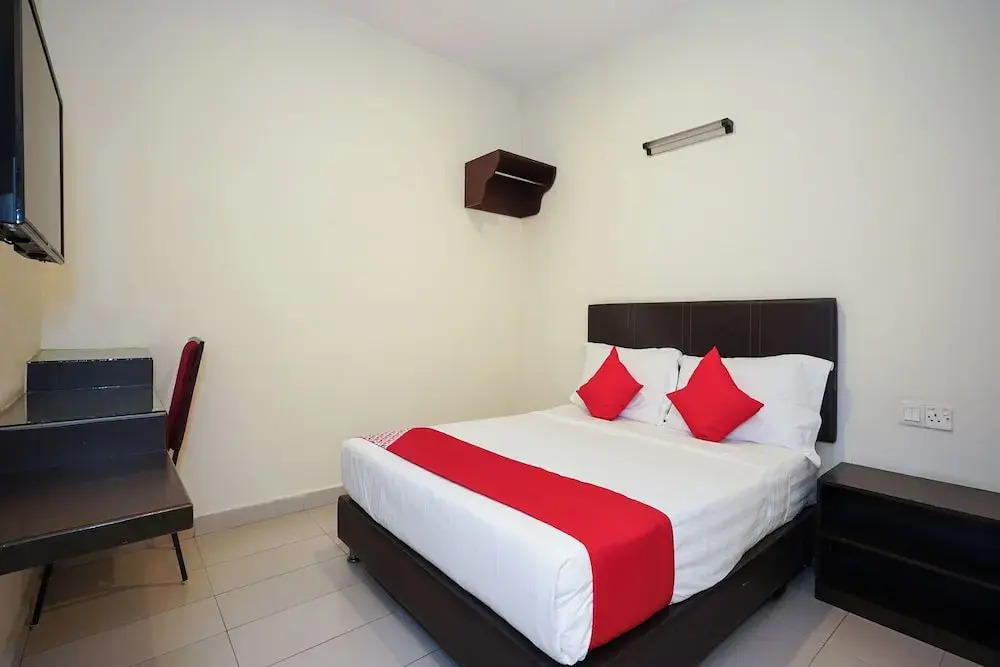 Dancenter Near Petronas Kampung Koh, Jj Hotel