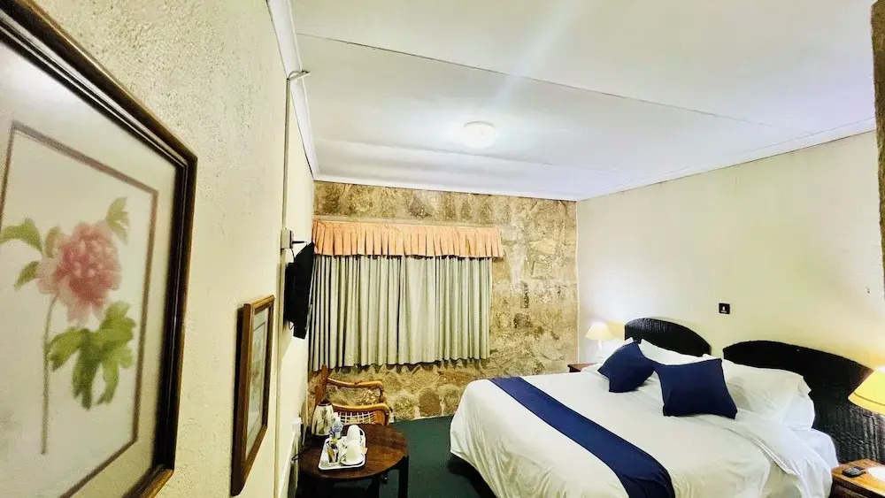 Pinetree Inn Hotel